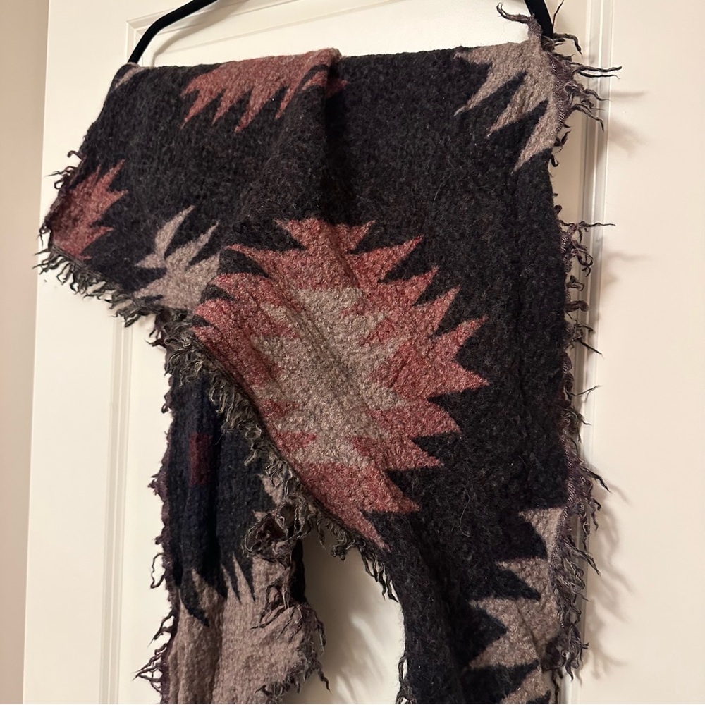 Aritzia Wilfred Reversible Triangle Scarf